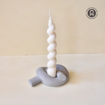 Knot - Concrete Candle Holder: Exquisite Decorative Piece for Home & Office