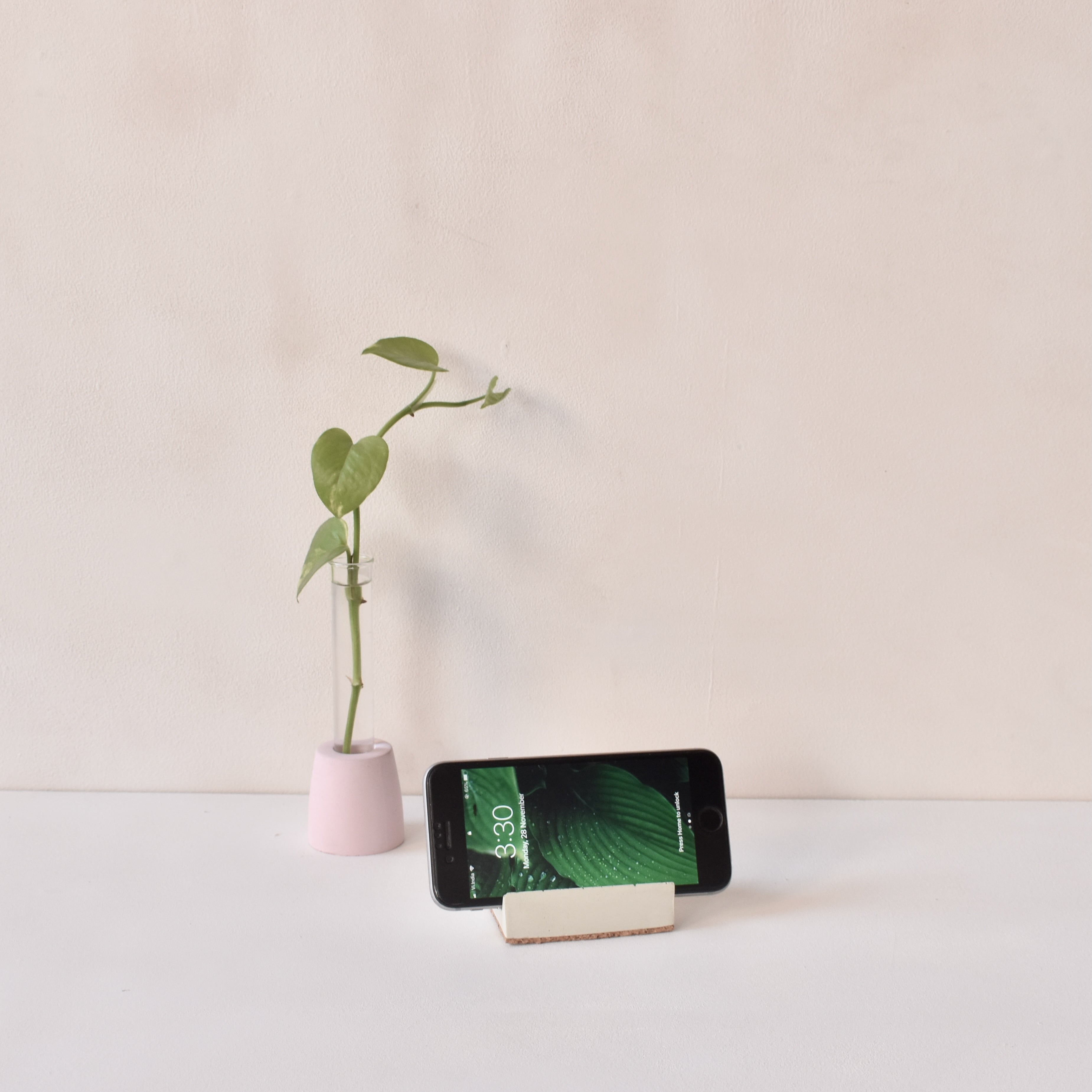 Orbix - Handmade Premium Mobile Phone Holder & Tablet Holder